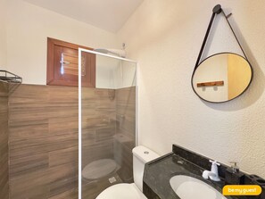 Chalé básico | Banheiro