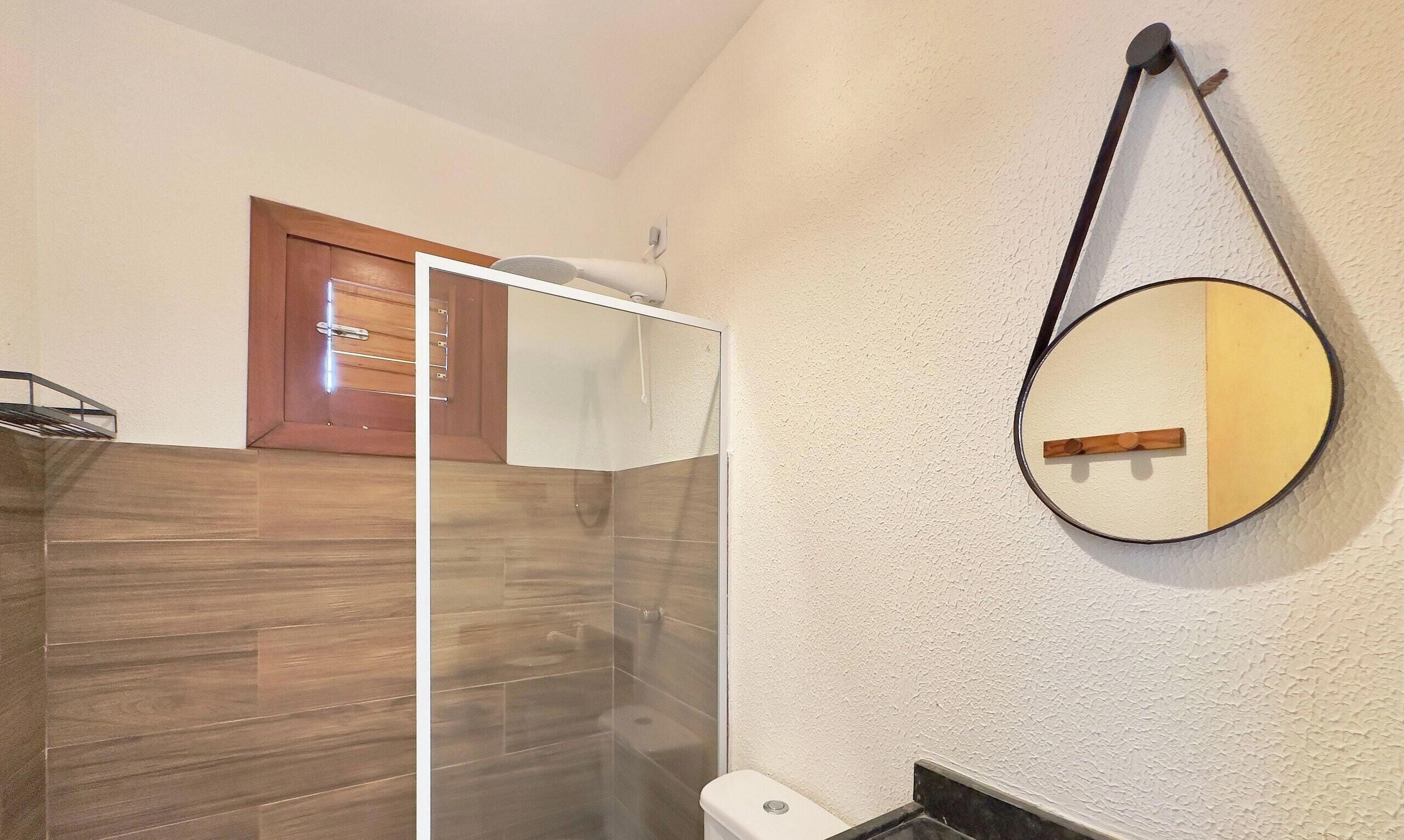 Basic Chalet | Bathroom