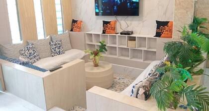 Comfortable 2-Story Home for Families & Groups