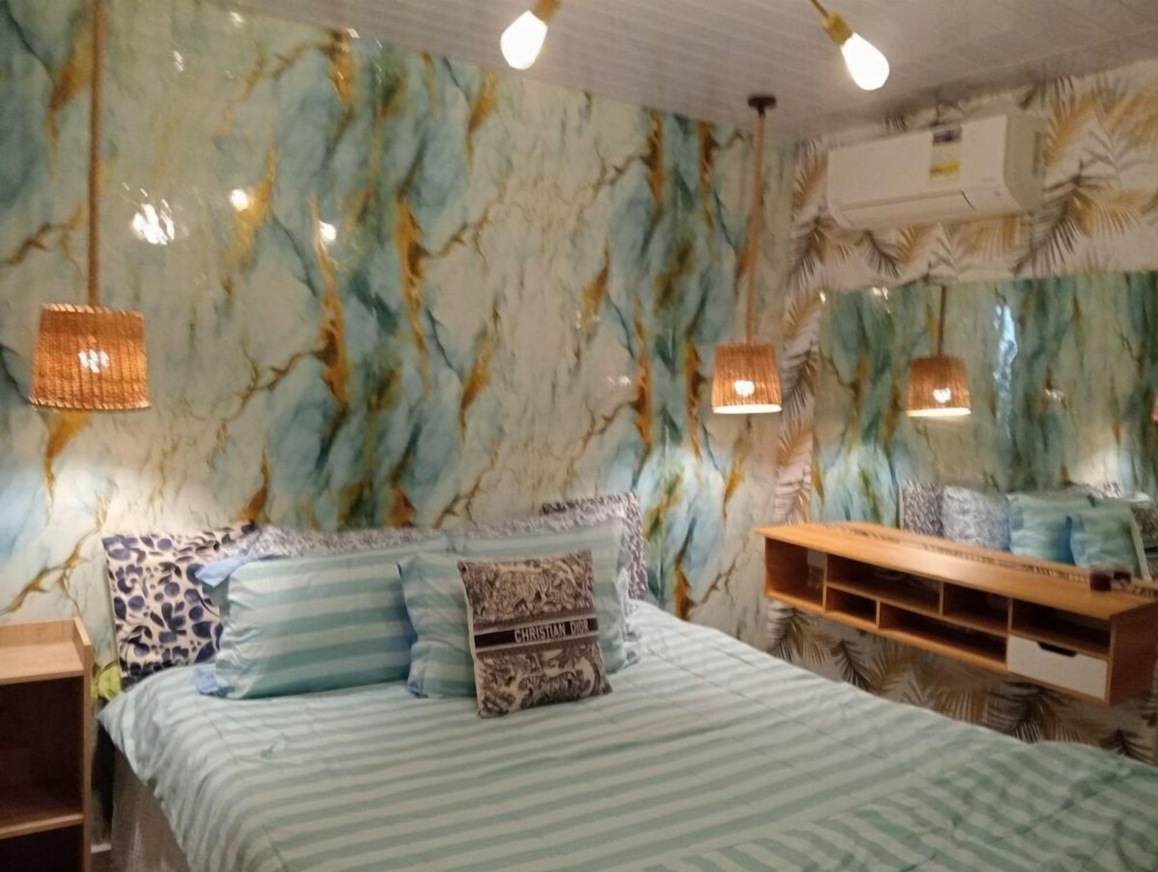 3 bedrooms, bed sheets