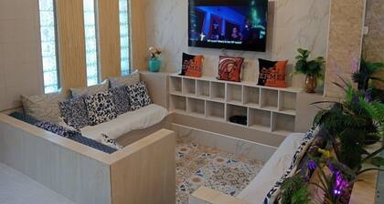 Comfortable 2-Story Home for Families & Groups