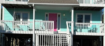 Beautiful 3BD and 3.5BA Coastal Retreat in N. Topsail Beach with Large Deck