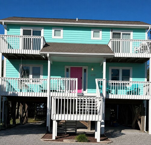 Easy Walk to Quieter Beach • Shaded Deck • Pet Friendly • N. Topsail