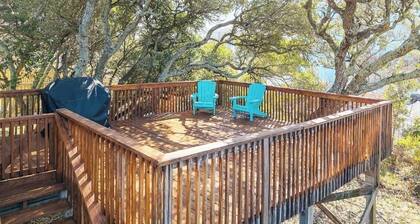 Charming 3-bed, 3.5-Bath Coastal Retreat, N. Topsail, Large Deck. Pet-Friendly