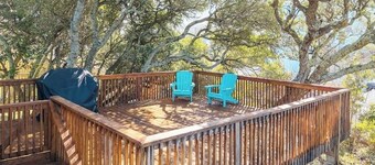 Charming 3-bed, 3.5-Bath Coastal Retreat, N. Topsail, Large Deck. Pet-Friendly