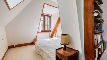 3 bedrooms, free WiFi, bed sheets