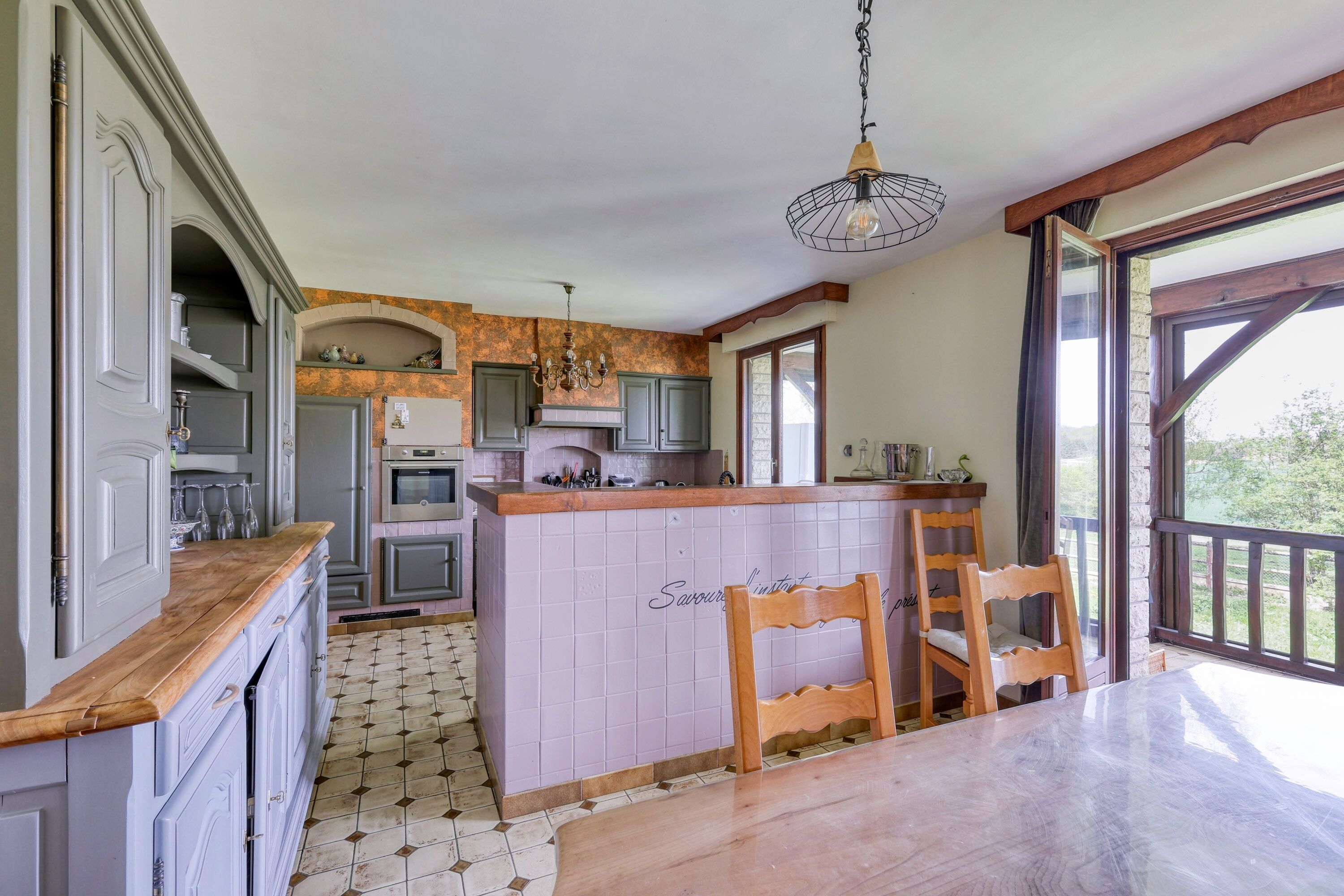 Kühlschrank, Mikrowelle, Ofen, Geschirrspüler
