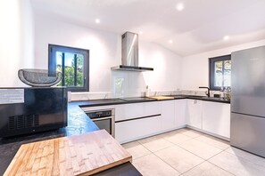 Fridge, microwave, oven, dishwasher - La Villa Candilelli - Avec piscine privée chauffée (Grosseto-Prugna)