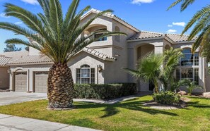 Exterior - Spacious 5-bedroom house with AC in beautiful Gilbert with Golf Course View (Gilbert)