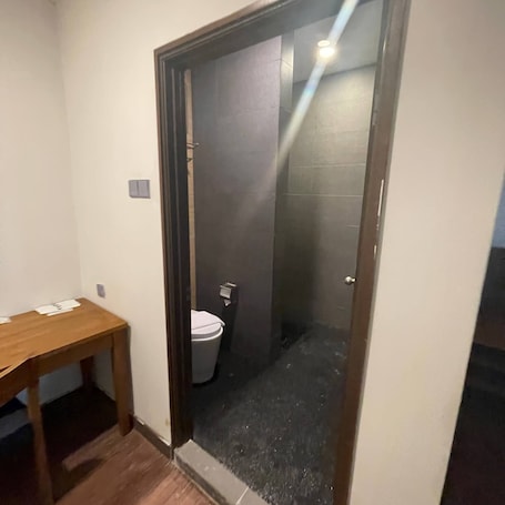 Family Quadruple Room | Bathroom. Perhentian Arwana Resort - Telok Dalam