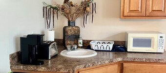 Cozy, Quiet, Comfortable Guest House