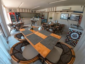 Dining - Beach Living Pe na Areia por Be My Guest (Aquiraz)