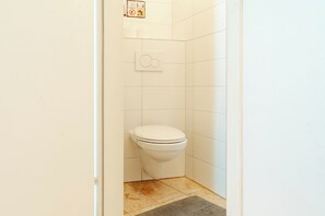 Bathroom - Lilians modern apartment in historical Citycenter (Graz)