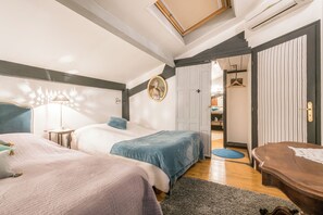 Room - CHALET Grand gite 21 pers ( up to 43 Pers)Spa Swimming pool Indoor Panorama (Lasserre)