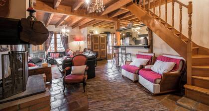 CHALET Grand gite 21 pers ( jusquâĂ 43 Pers)Spa Piscine IntĂ©rieur Panorama
