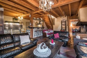 Living area - CHALET Grand gite 21 pers ( up to 43 Pers)Spa Swimming pool Indoor Panorama (Lasserre)