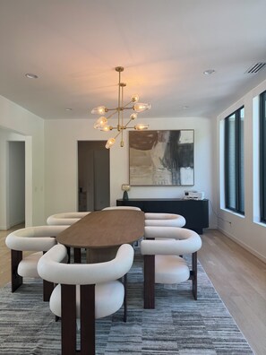 Dining - Luxury Posch Retreat w/Pool, Sauna & Gym, & 5BR (Atlanta)