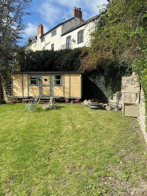 Exterior - Cozy Cabin Retreat in Newtown (Newtown)