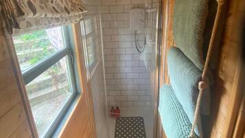 Shower, towels