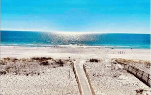 Beach - Modern 3BR coastal retreat nearOWA, Tanger Outlets, & min fr Gulf Shores beaches (Foley)