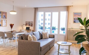 Living area - Vrbo Property (Grenoble)