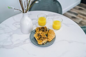 Breakfast meal - Binding House by Guestz (Hull)
