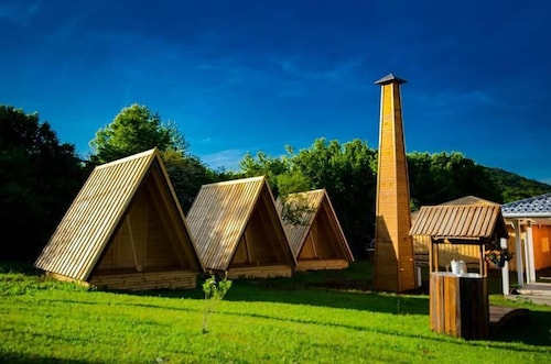 Rooms & Glamping Lana Haus 