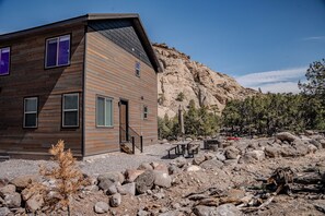 Exterior - NEW! Red Rock & Pine Retreat. Sleeps 20+ people. (Teasdale)