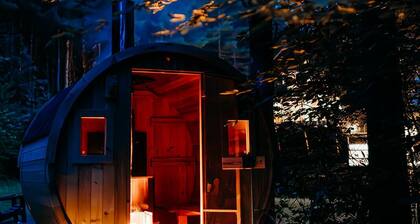 Catskill Forest A-Frame: Wood Fired Hot Tub, Sauna, Stars!