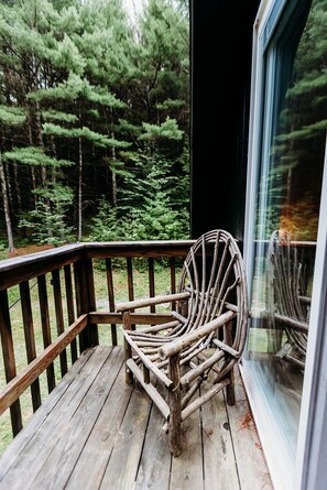 Property grounds - Catskill Forest A-Frame: Wood Fired Hot Tub, Sauna, Stars! (Stamford)