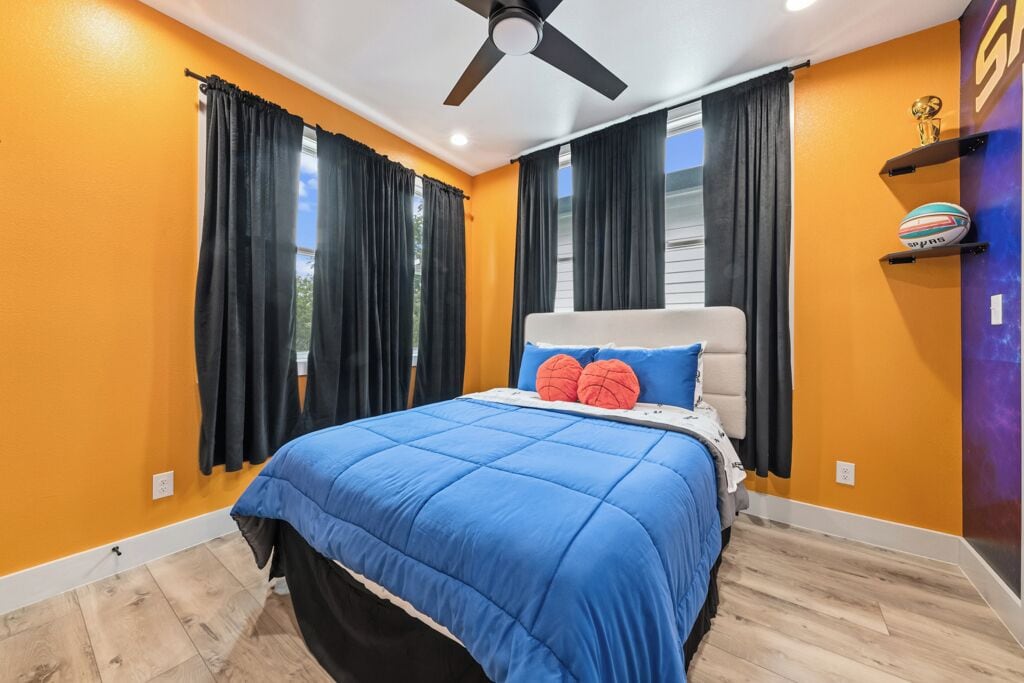 4 Schlafzimmer, Bügeleisen/Bügelbrett, WLAN, Bettwäsche