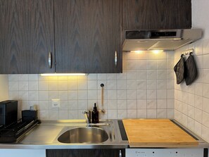 Fridge, oven, stovetop, coffee/tea maker - Central apartment in the heart of Zermatt (Zermatt)