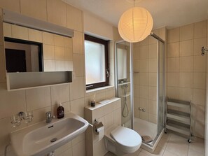 Hair dryer, towels, soap, toilet paper - Central apartment in the heart of Zermatt (Zermatt)