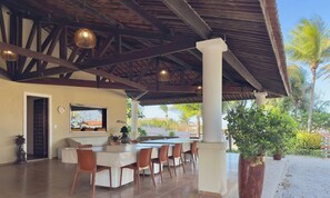 Khu ẩm thực ngoài trời