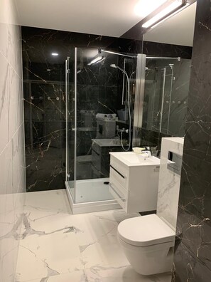 Hair dryer, towels, soap, toilet paper - Fischer Apartments - sea view, only 60 m from the beach, Międzyzdroje (Miedzyzdroje)