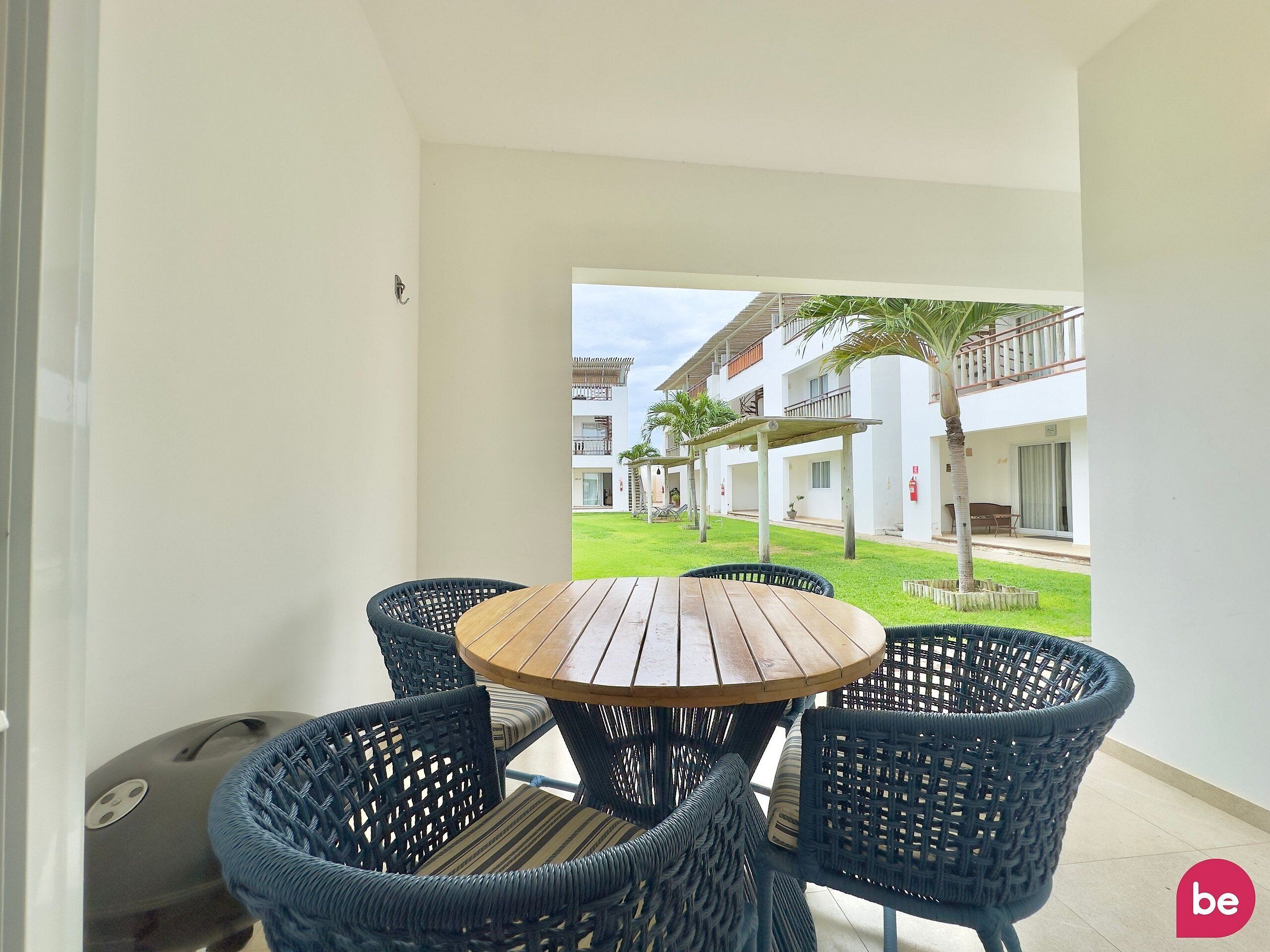 Apartamento conforto | Opções para refeição ao ar livre