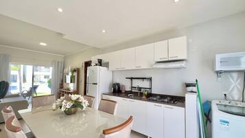 Basic Apartment | Private kitchen