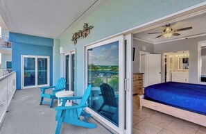 2 bedrooms, iron/ironing board, travel cot, free WiFi - Beachfront Bliss at San Remo
Stunning Redington Shores Condo on Gulf Blvd. (Redington Shores)