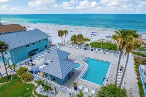 Outdoor pool - Beachfront Bliss at San Remo
Stunning Redington Shores Condo on Gulf Blvd. (Redington Shores)