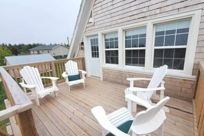 Terrace/patio - Sutherland House Seaview, Lea (Green Gables)