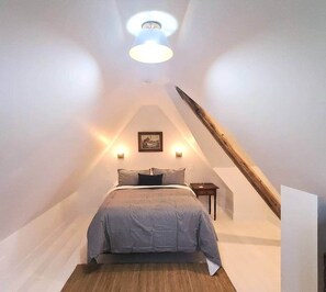 WiFi, bed sheets - Sutherland House Seaview, Lea (Green Gables)