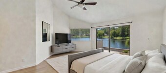 Quiet Lakefront Home🏡 with Boat⛵️ Hot Tub🛁 Game Room🎮 Great Views, Sleeps 10