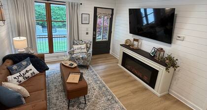 The Foglesong 9G Lodge Getaway - Next To Trails