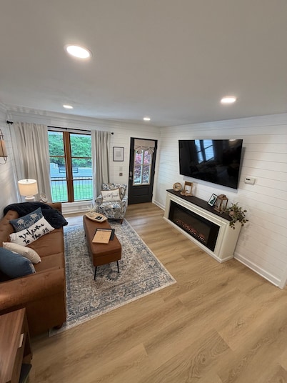 The Foglesong 9G Lodge Getaway - Next To Trails
