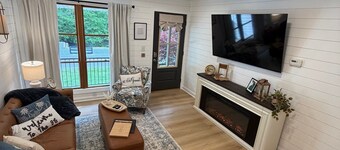 The Foglesong 9G Lodge Getaway - Next To Trails