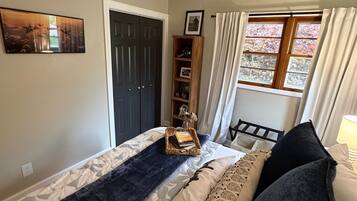 3 chambres, fer et planche à repasser, Wi-Fi, draps fournis
