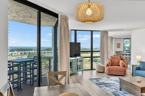 Smart TV, books - New Listing! 2 Free Beach SRVC= 4 Chairs & 2 Umbrellas Set Up! Awesome Amenities (Miramar Beach)