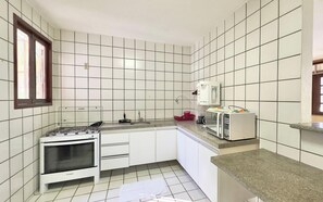 Basic Apartment | Private kitchen - Grand Galeon (Aquiraz)
