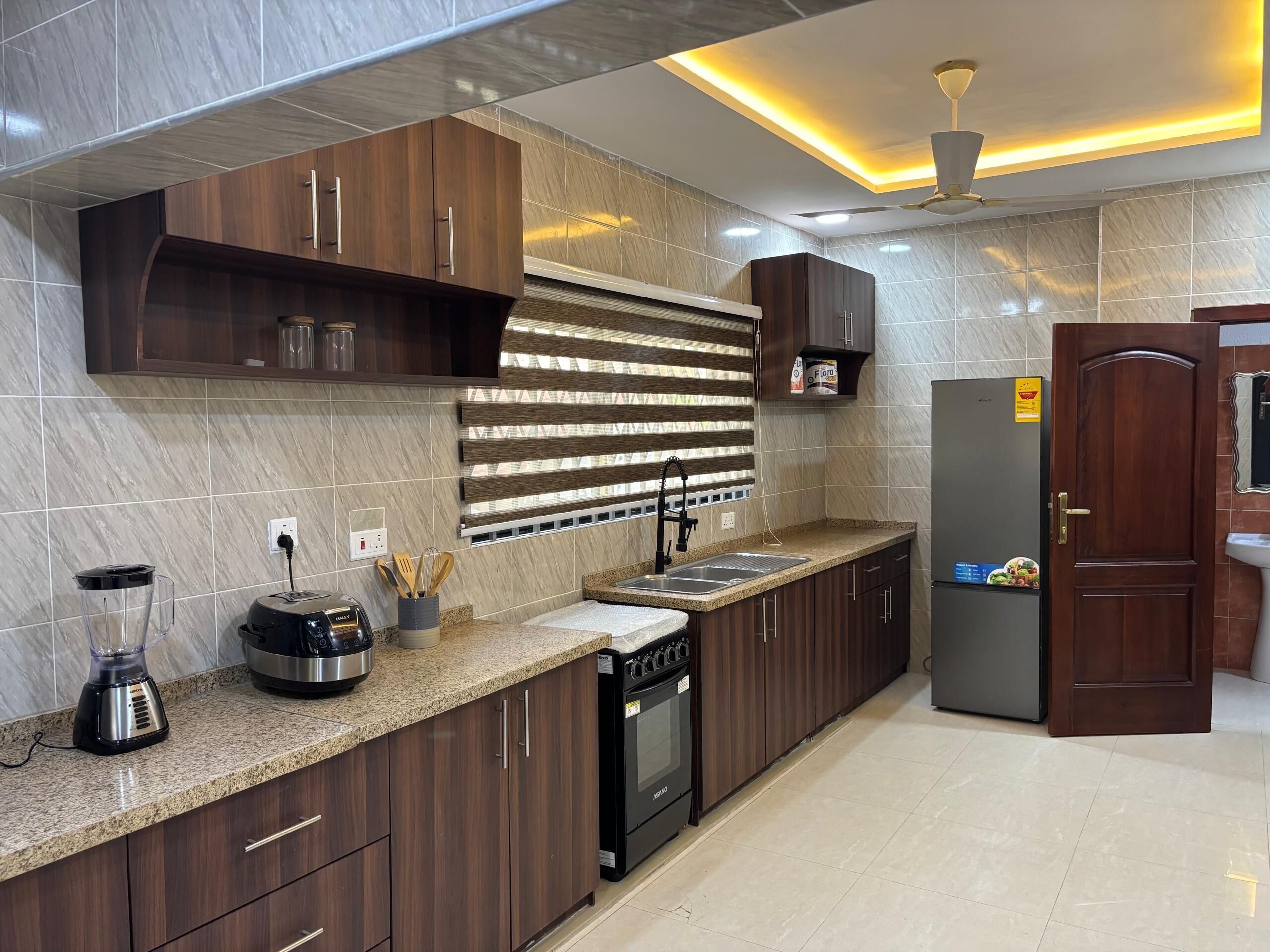 Fridge, microwave, stovetop, electric kettle