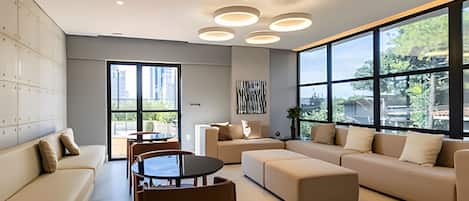 Basic Apartment | Living area